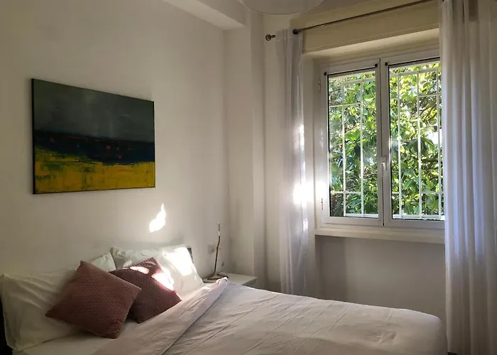 Lovely 2 Room With Small Garden