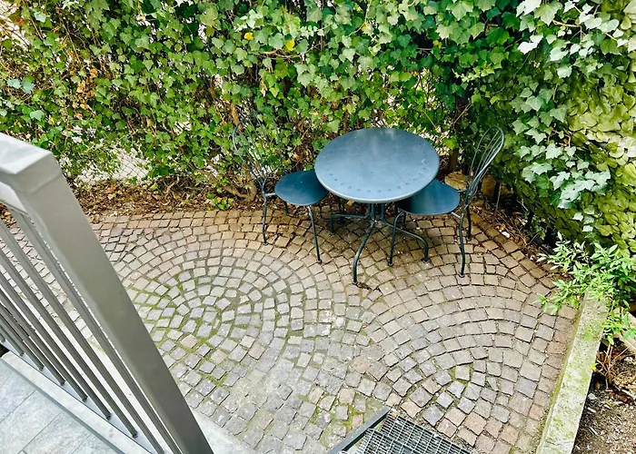 Lovely 2 Room With Small Garden